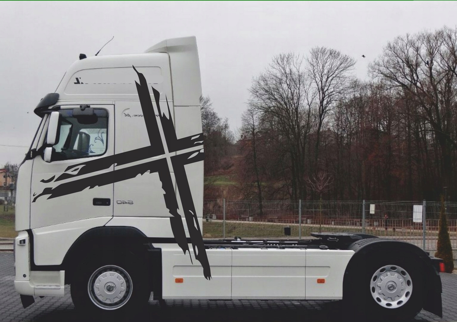 NAKLEJKI NAKLEJKA VOLVO FH 12 13 16 KRZYŻ za 254 zł z Daleszyce