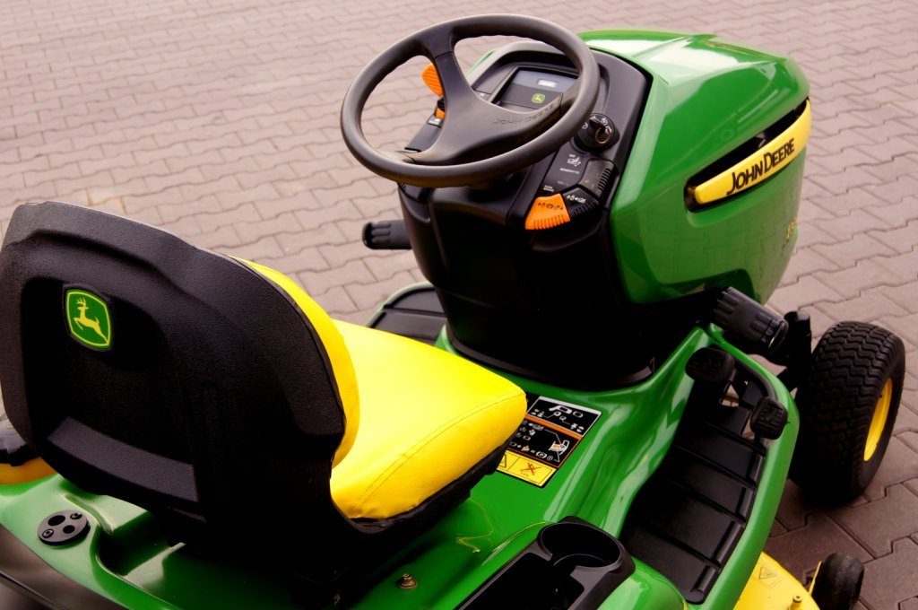 Kosiarka Traktorek John Deere X R P Ug Nie Ny