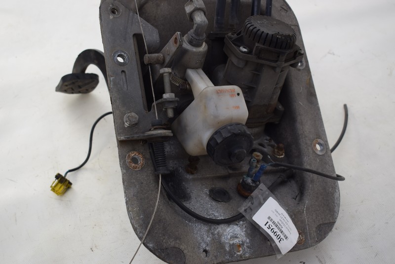 PEDAŁ PEDAŁY RENAULT MIDLUM 6.2 00R Producent części Inny