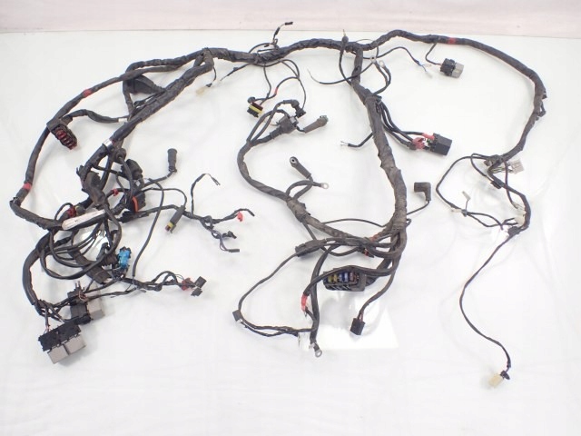 Installation of Piaggio MP3 400 500 harness