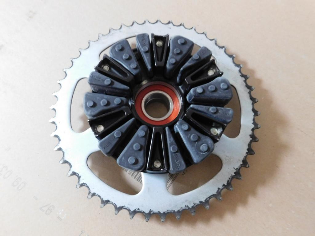 YAMAHA R1 RN22 09 резиновый задний привод колеса