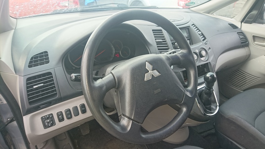 MITSUBISHI GRANDIS 2 . 0 Did AIR BAG PODUSZKI Перед Номер каталозі запчастини Mn157303vb Mn157303xa Mn157303xa foto 0