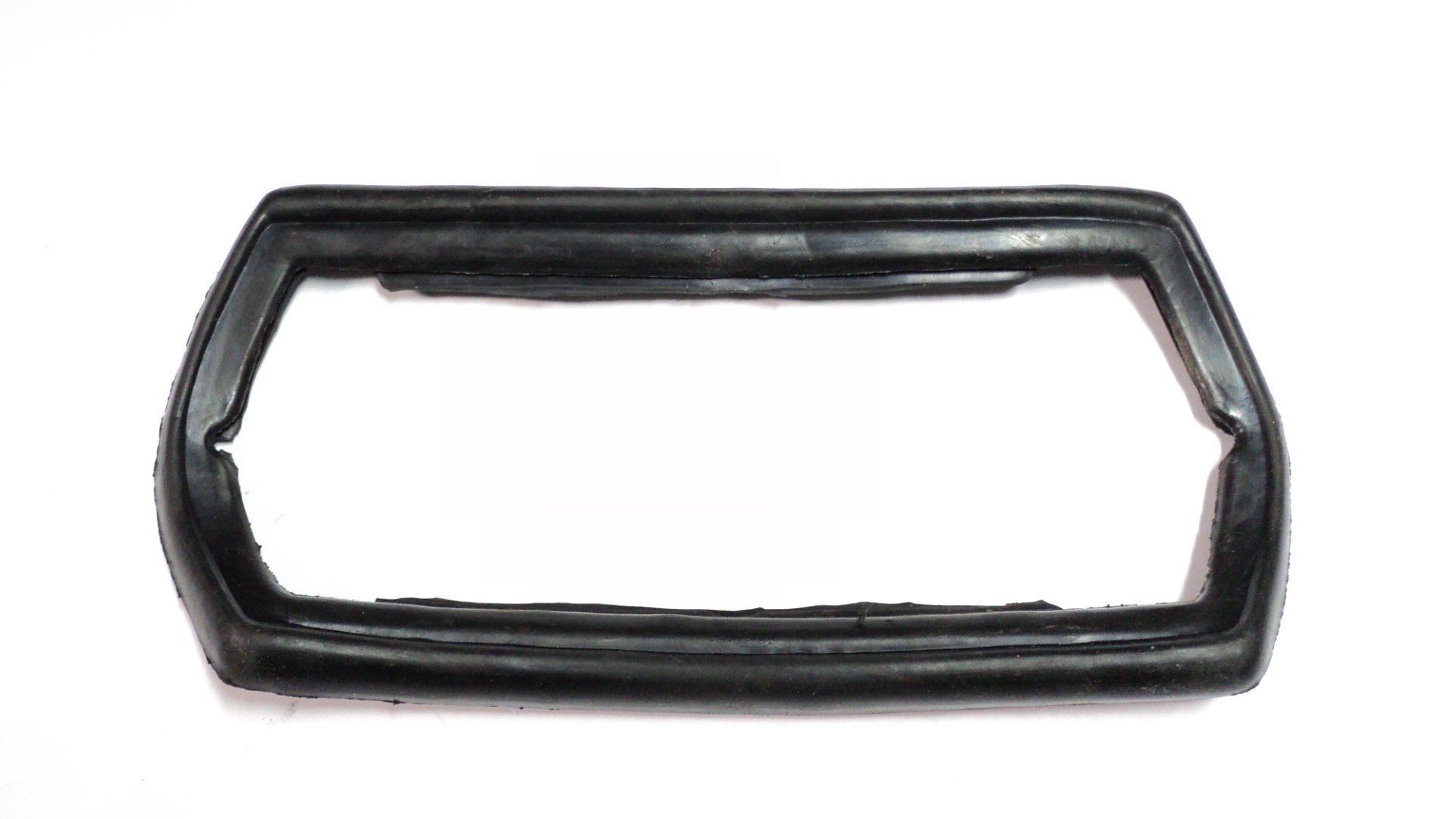 USZCZELKA OBUDOWY LAMPY TYŁ MERCEDES PONTON 190SL