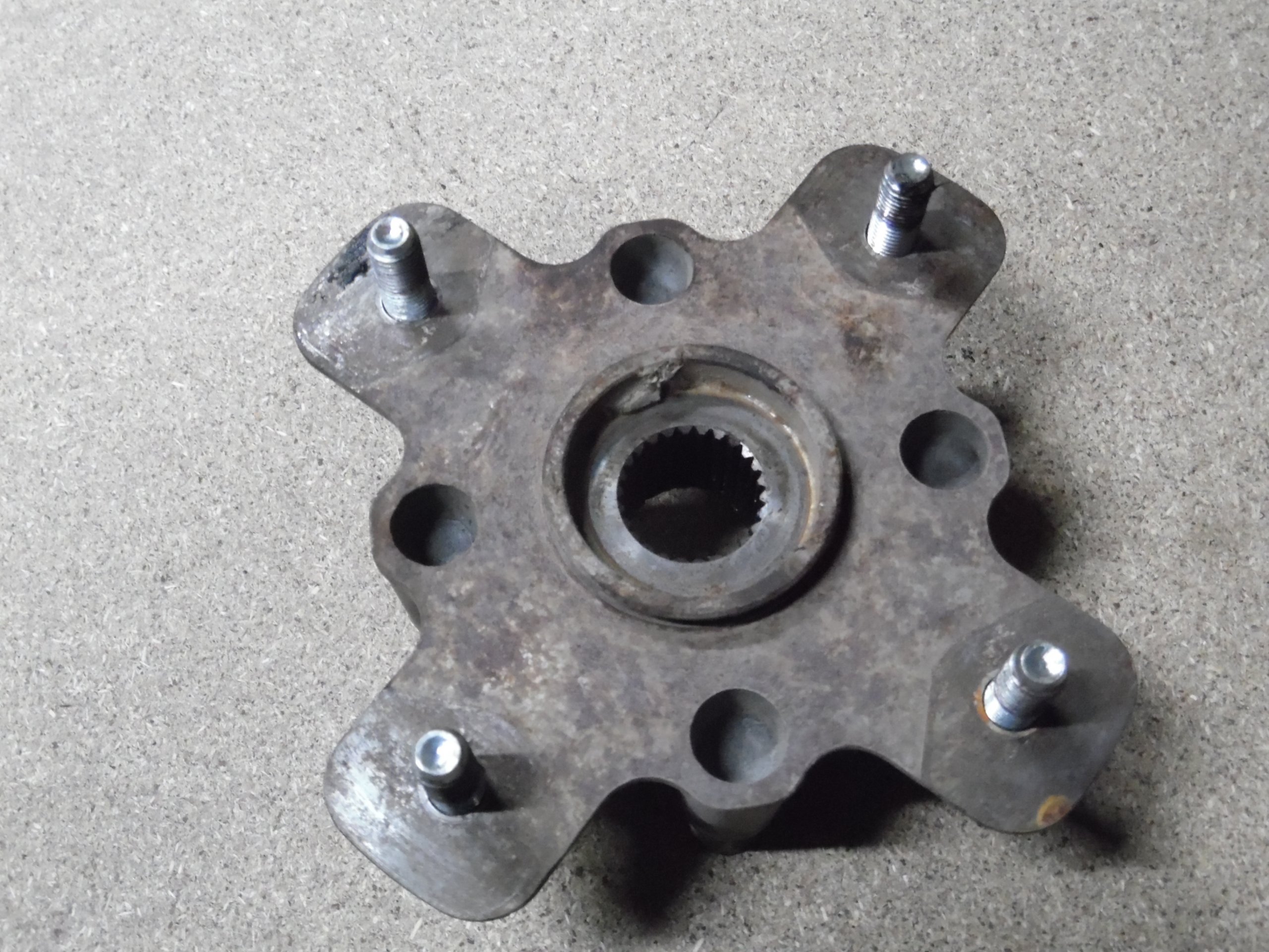 1 - CAN AM RENEGADE 800 HUB HUB