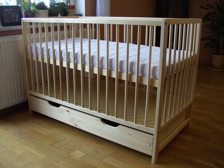 SOSNOWE POLSKIE ŁÓŻECZKA +BUJAK -KOŁYSKA +4 KÓŁKA Bohater brak