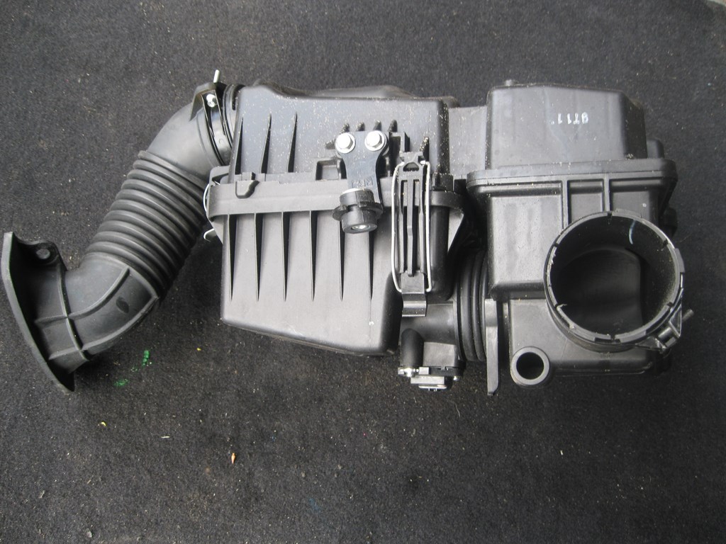 Корпус фильтра воздуха Honda Инсайт 1.3i
