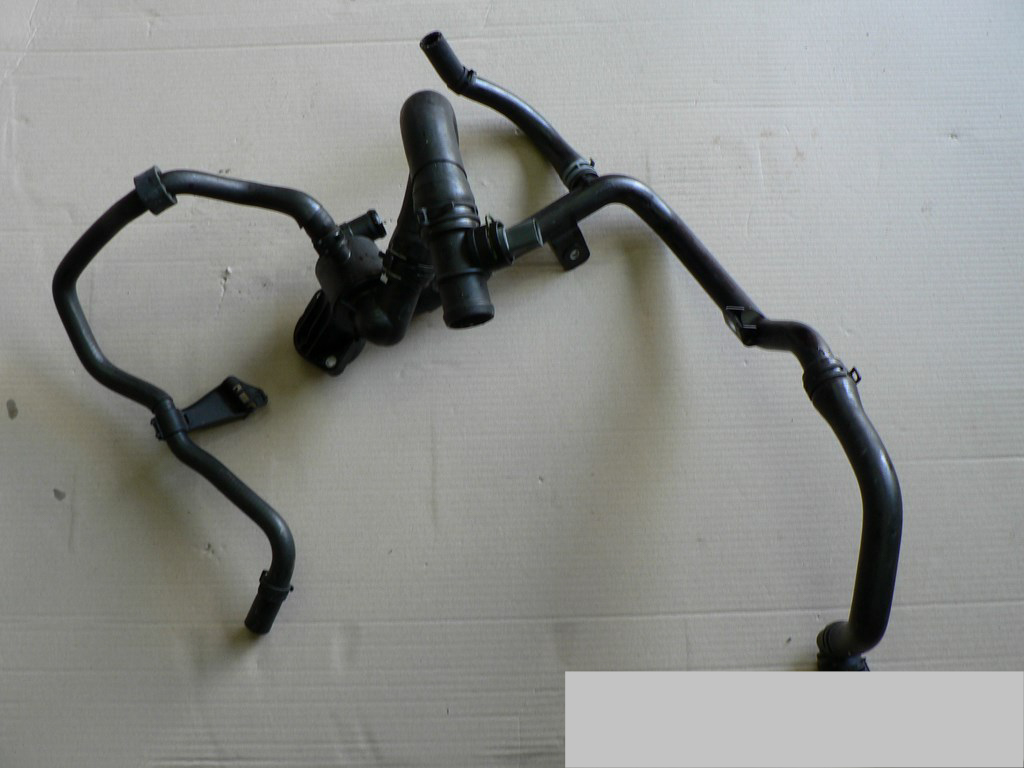 DW VW NEW BEETLE 5C OBUDOWA TERMOSTATU 03L121111AC