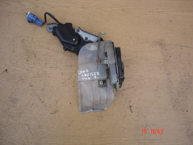 TOYOTA LAND CRUISER 80 92R центральный замок задний P