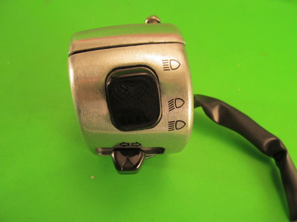 Przelacznik przelaczniki Piaggio Beverly 125 200 Part number bez numeru