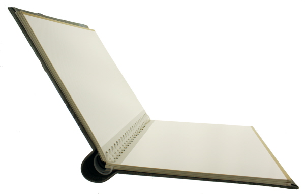 ALBUM NA ZDJĘCIA POD FOLIĘ SAMOPRZYLEPNĄ 60 stron Producent Gedeon