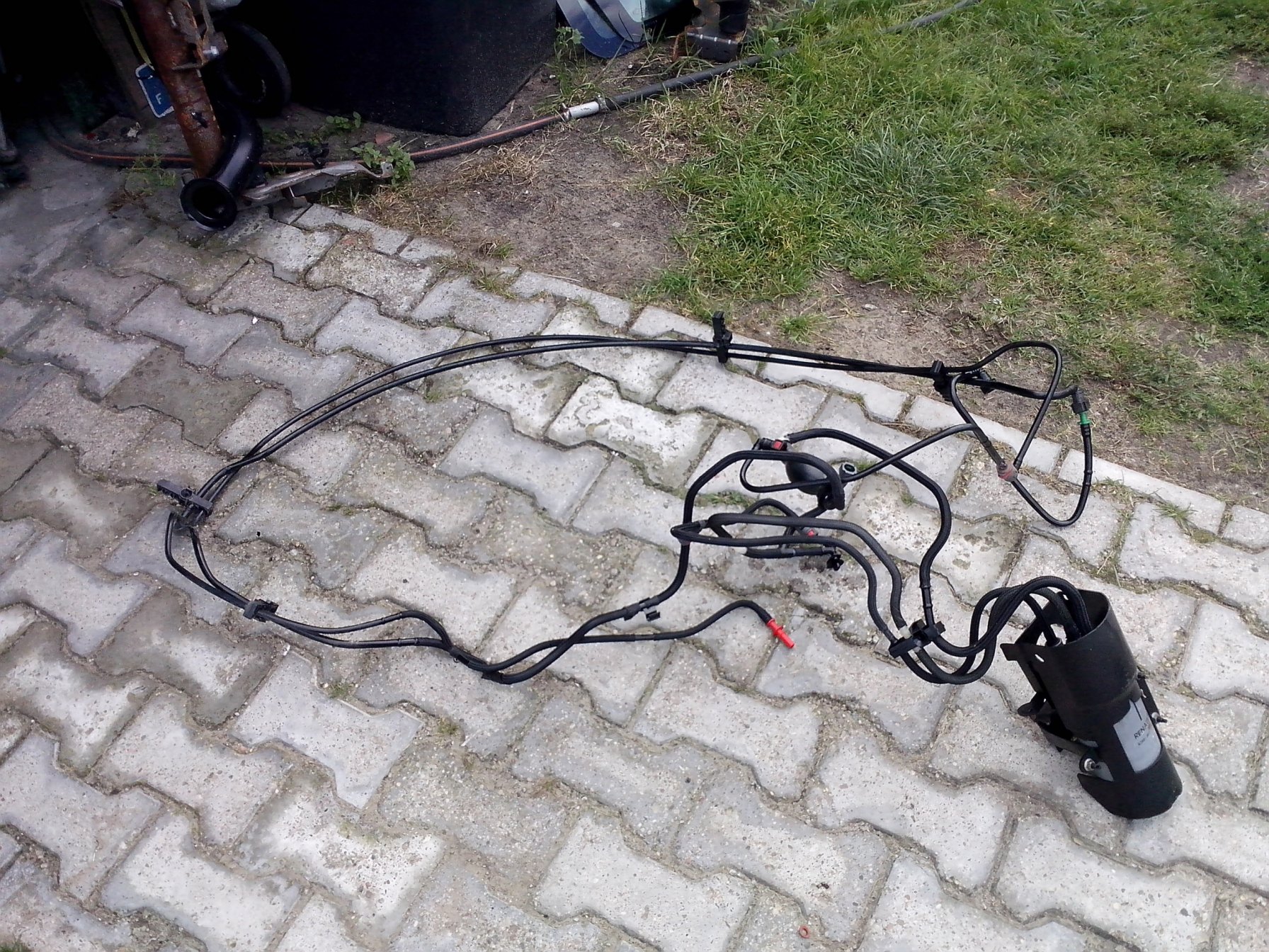 ТРУБКИ НАСОС ПАЛИВНИЙ ФІЛЬТР DACIA DUSTER