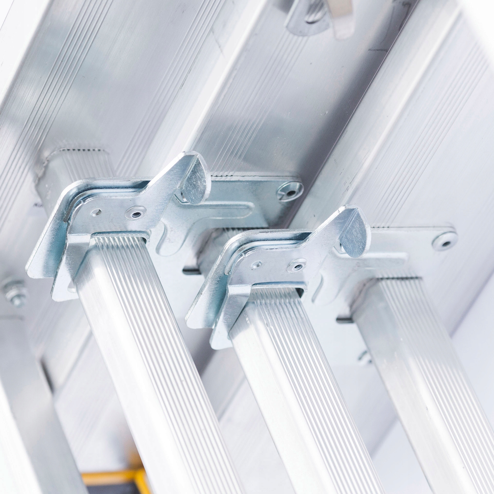 Drabina aluminiowa 3x8 ALVE FORTE + KOŁA I HAK Waga 15.1 kg