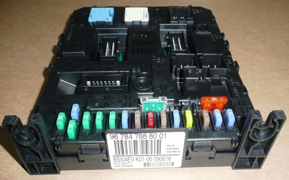 NOWA SKRZYNKA BEZPIECZNIKÓW BERLINGO P 308 6570A0 Numer katalogowy części 6580ZA 6570A0