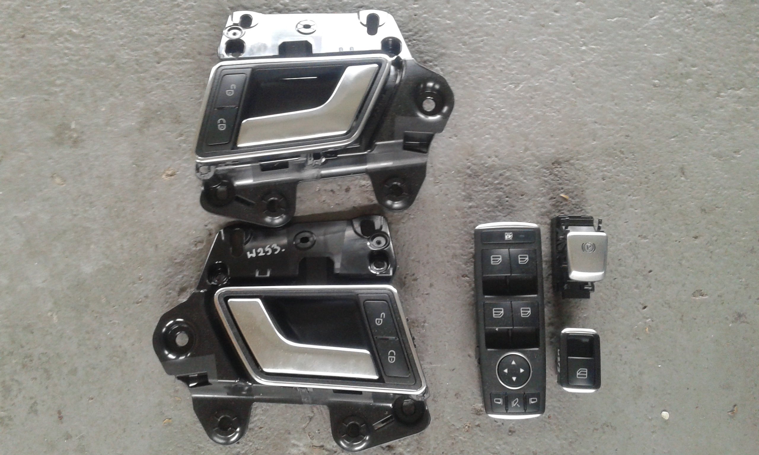 MERCEDES GLC W253 KLAMKA WEWNETRZNA BLOKADA DRZWI