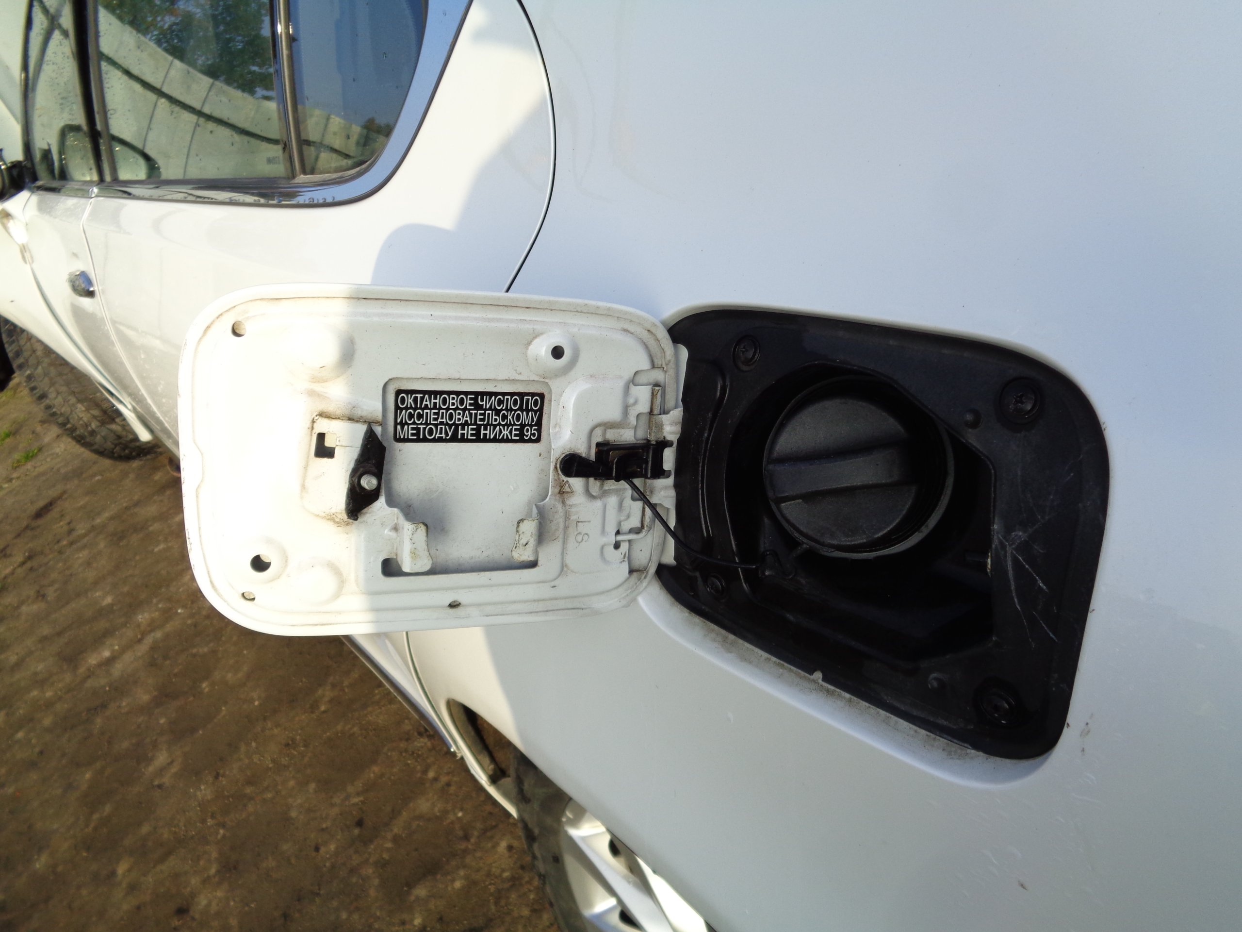 KLAPKA WLEWU PALIWA LEXUS LS LS460L 077 12 17 FV Part manufacturer Other