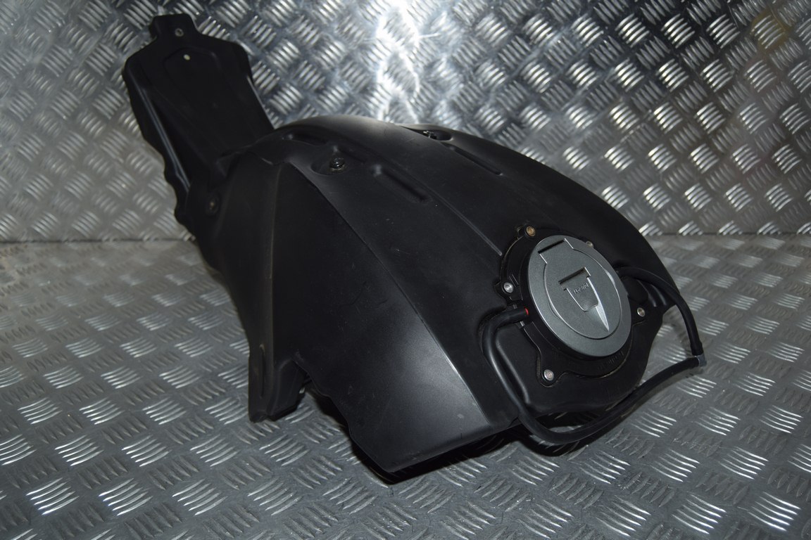 58631712F - Паливний бак DUCATI MONSTER 796 10-14R