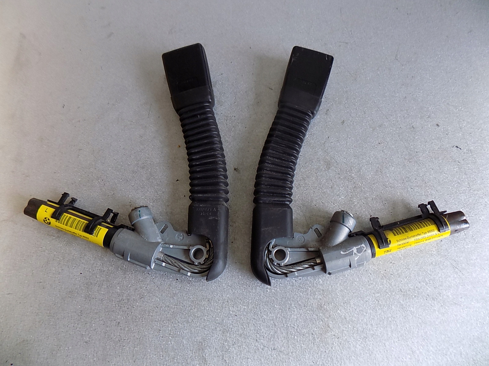 BMW X3 E83 натяжитель передняя правая оригинал