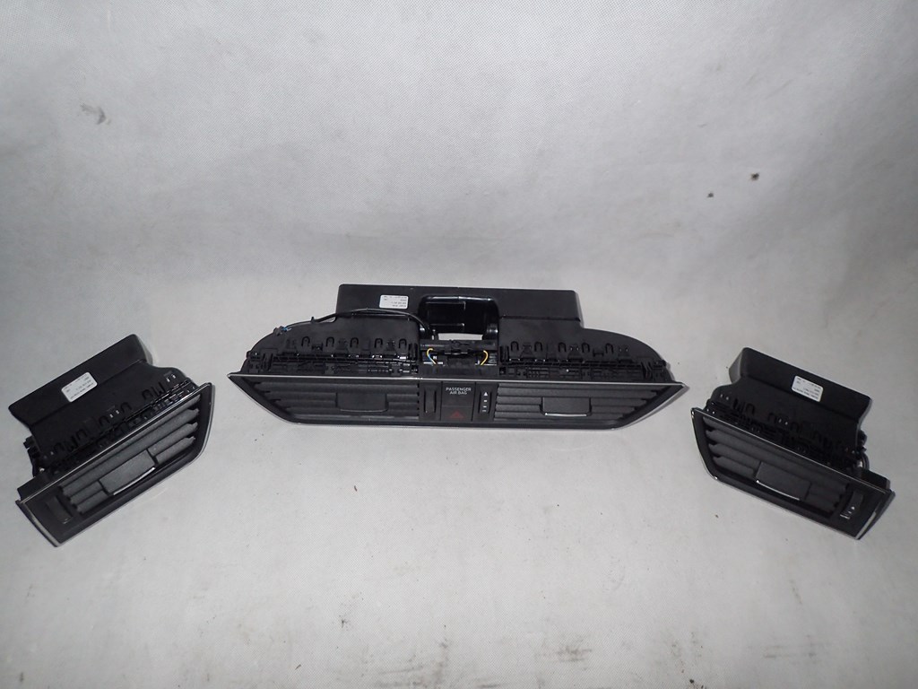 3V0819701C/3V0819702 - DW SUPERB L & K ВЕНТИЛЯЦИОННЫЕ РЕШЕТКИ 3V0819702C