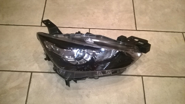 Mazda Cx3 фари ПРАВ. звичайний ідеальний