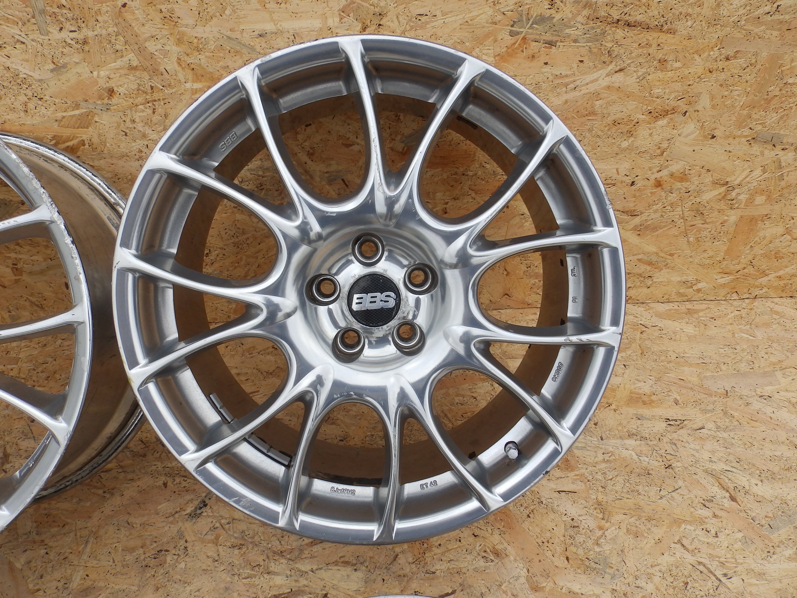 Комплект  felg BBS 8jx19h2 Et42 5x108 FERRARI VOLVO Ширина диски 8 . 0 