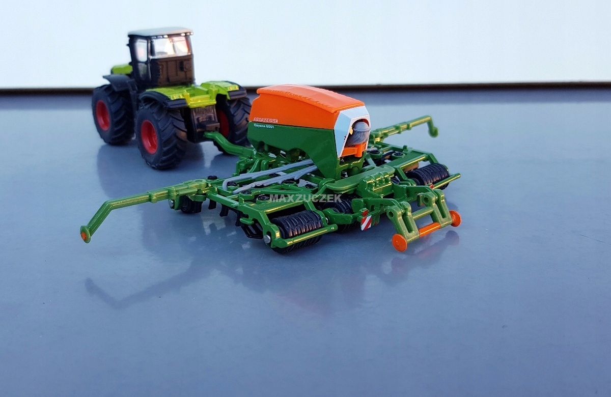 Siku Farmer 1826 - Traktor mit Sämaschine - 1:87