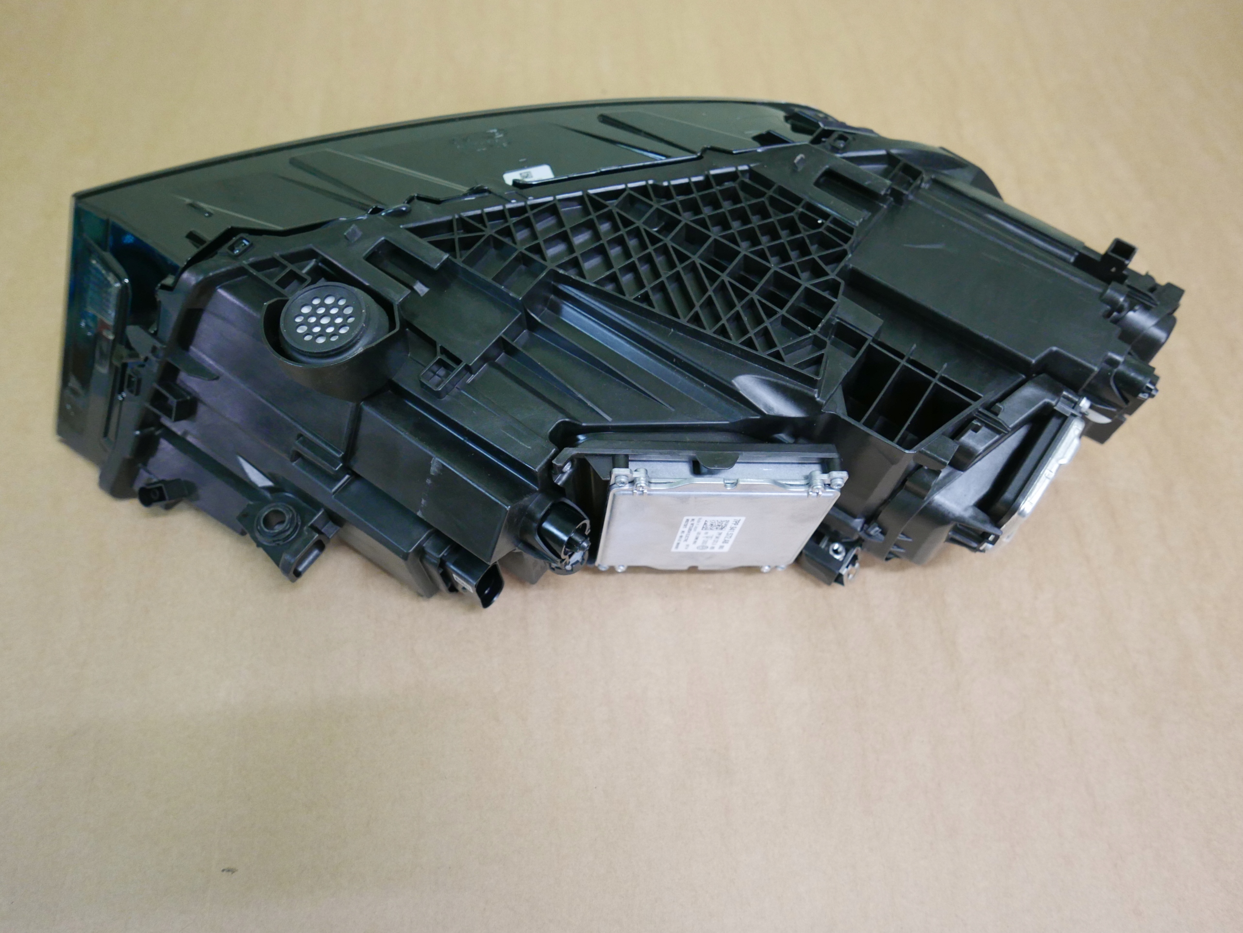 AUDI Q7 4M LAMPA FULL LED 4M0941033 Typ samochodu Samochody osobowe