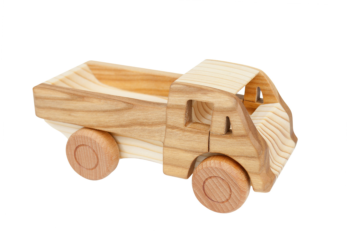 Машина из дерева. Картинка деревянной машины. Игрушка Польша автомобиль. Маш деревянный Пялушка.