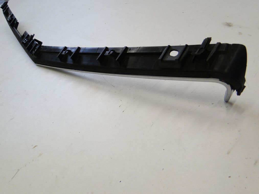 MERCEDES E KLASA 207 LISTWA CHROM NA MASKE LIFT Part number A2078800583