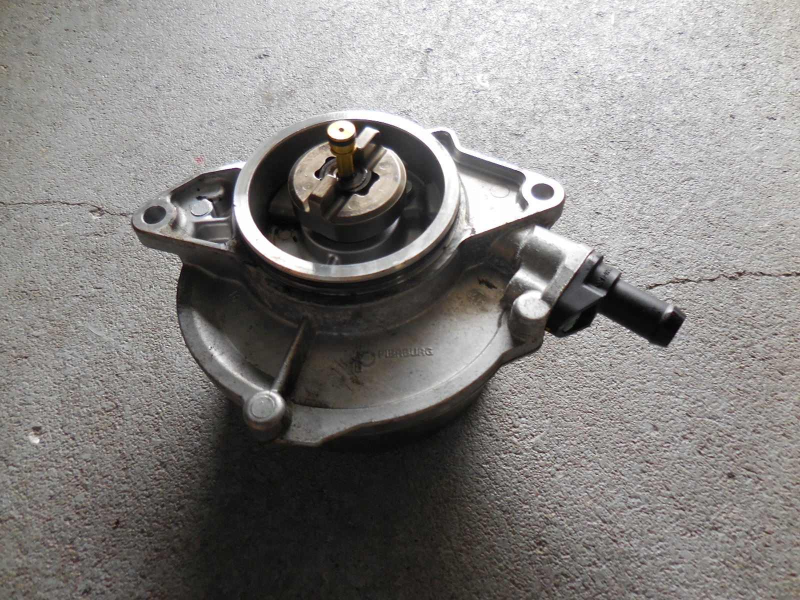 057145100T - AUDI VW НАСОС VACUM 059145100J