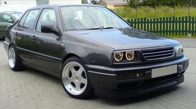 VW VENTO GRILL ATRAPA BEZ LOGO TUNING Numer katalogowy producenta 0000