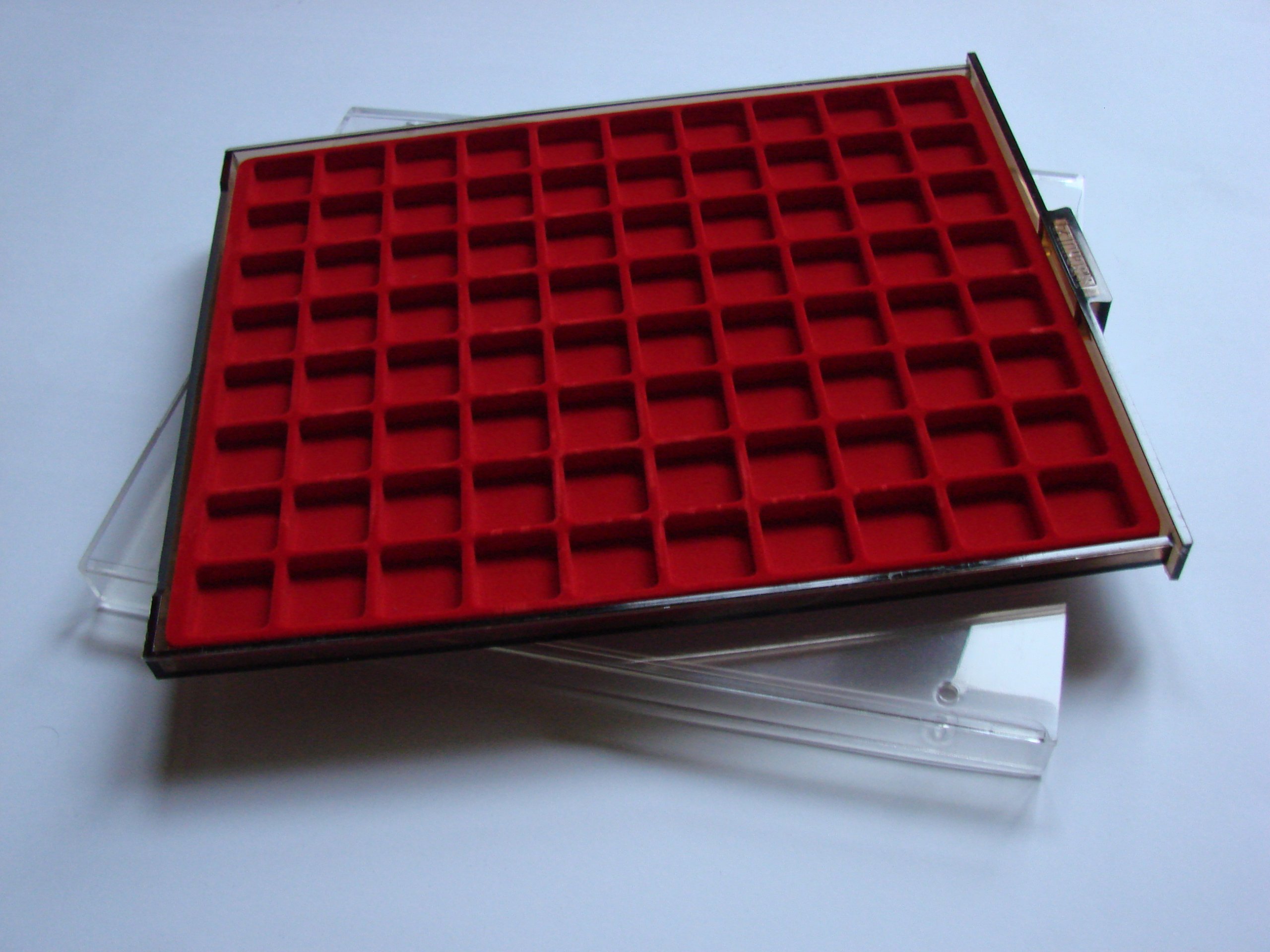 

Box Na Monety typ B-80 (2)