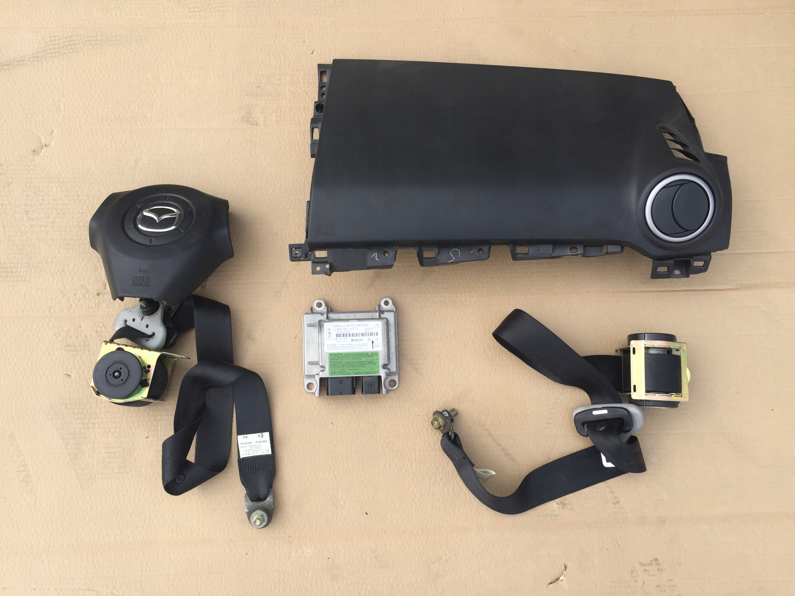 MAZDA 3 КОНСОЛЬ ПОДУШКА БЕЗОПАСНОСТИ РЕМНИ ДАТЧИК ЗАГЛУШКА