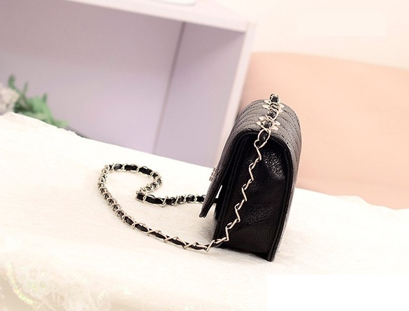 MAŁA TOREBKA PIKOWANA CHANELKA NA ŁAŃCUSZKU Kolor wielokolorowy