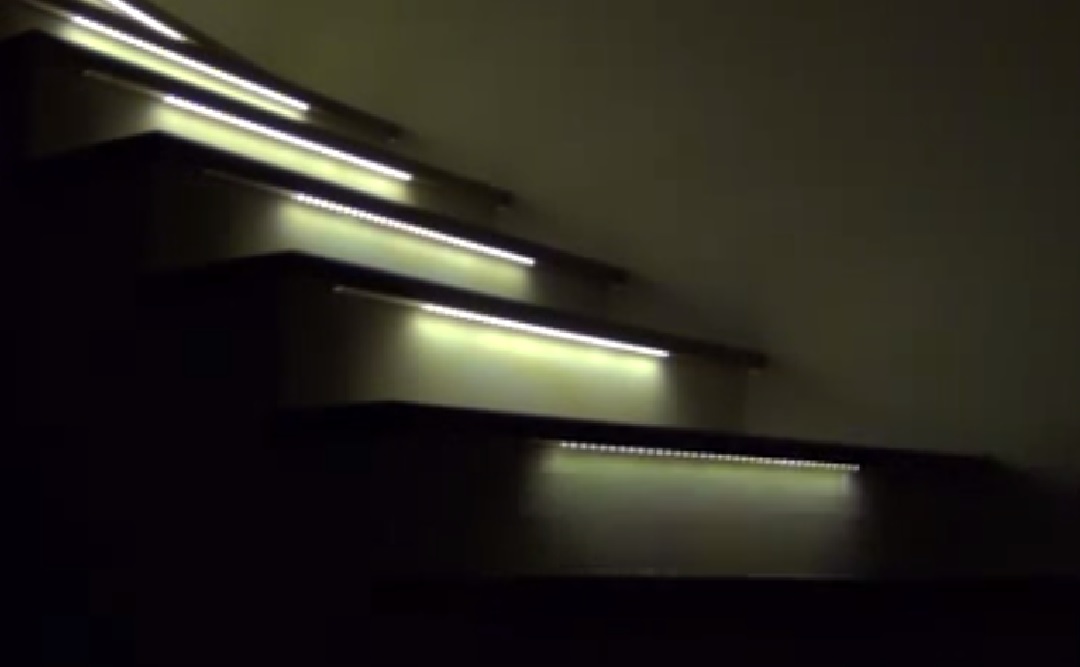 Sterownik schodowy oświetlenia LED smartLEDs S19-S typu FALA Rodzaj sterownik