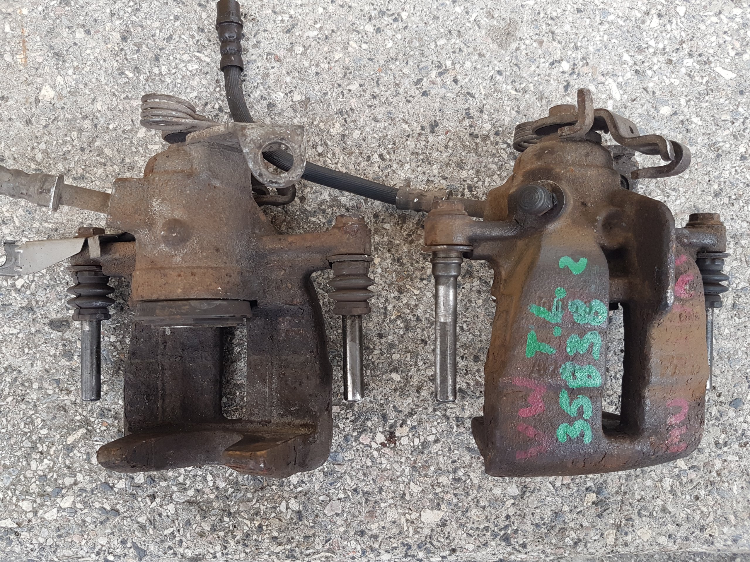 Гальмівний супорт VW T5 задній TRW оригінал