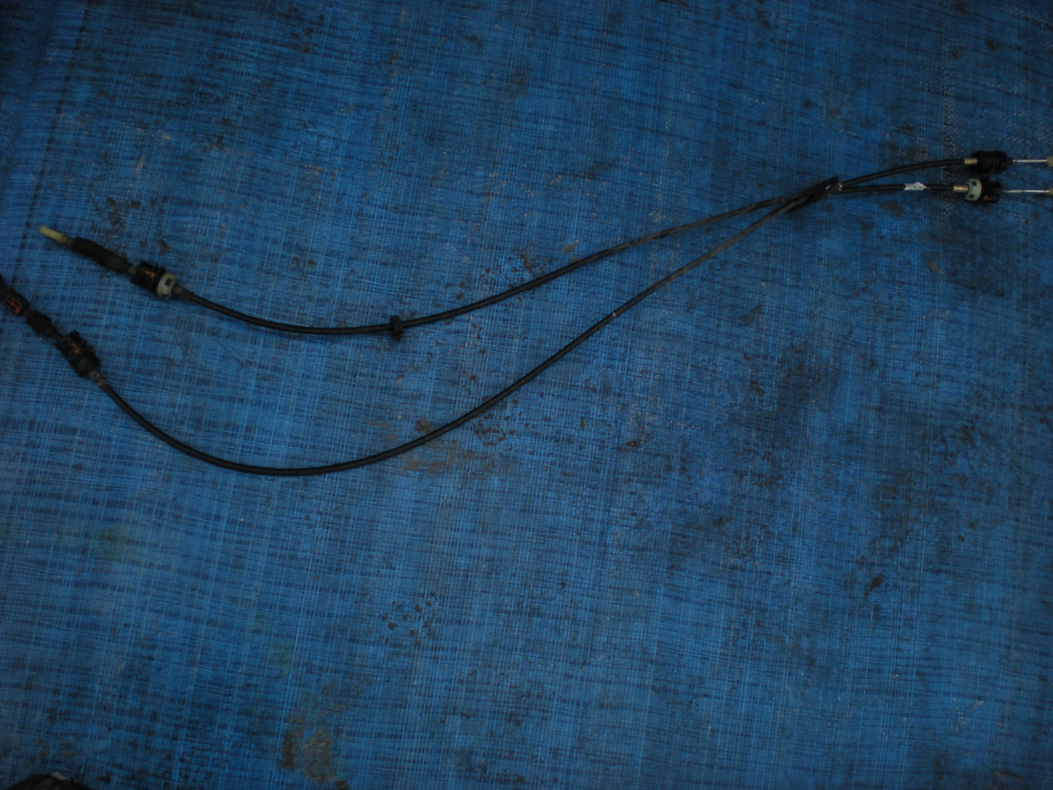 Троси перемикання передач 1.25 ford fiesta mk6