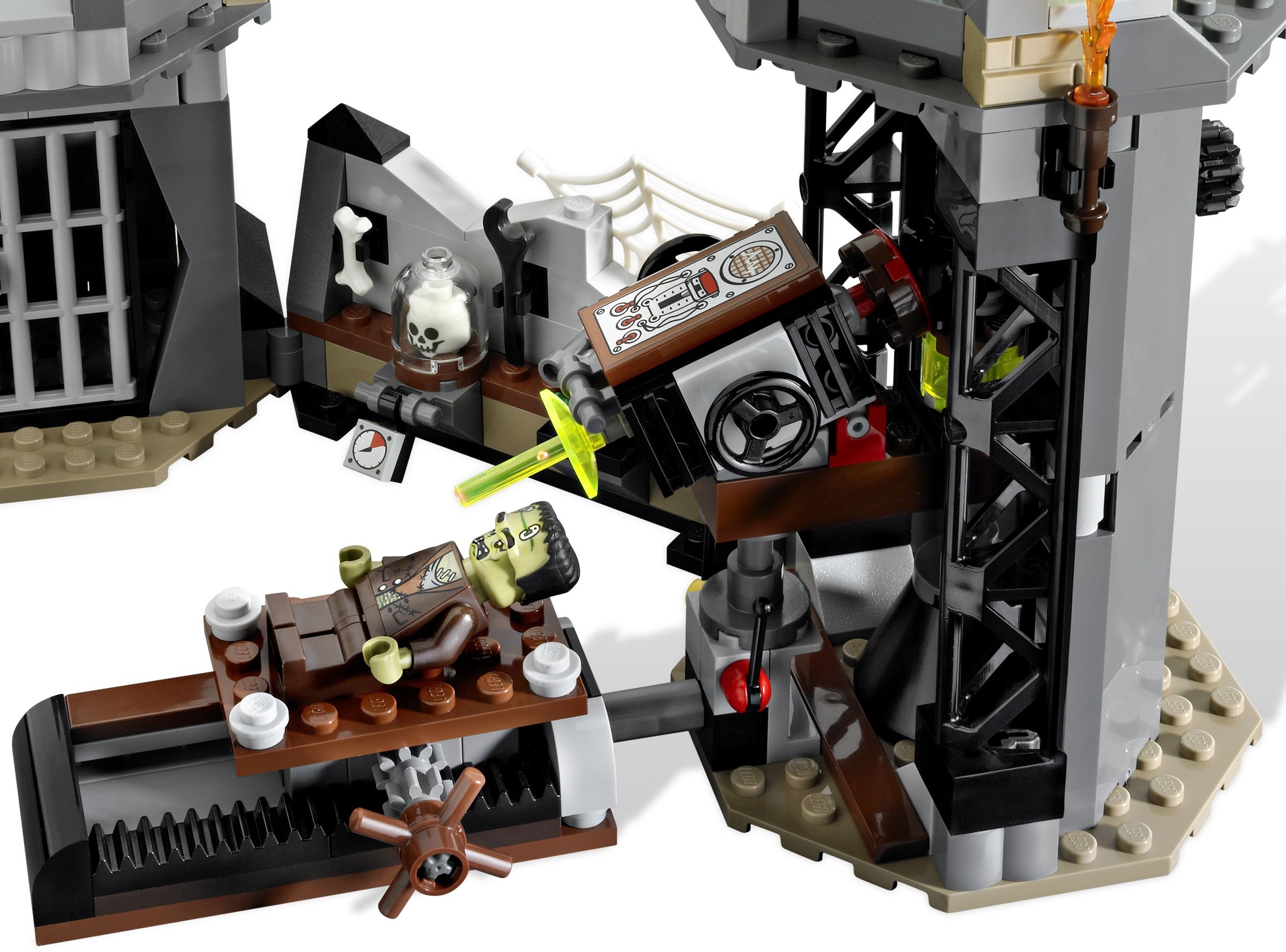 LEGO MONSTER FIGHTERS 9466 profesor i FRANKENSTEIN Wiek dziecka 7 lat +