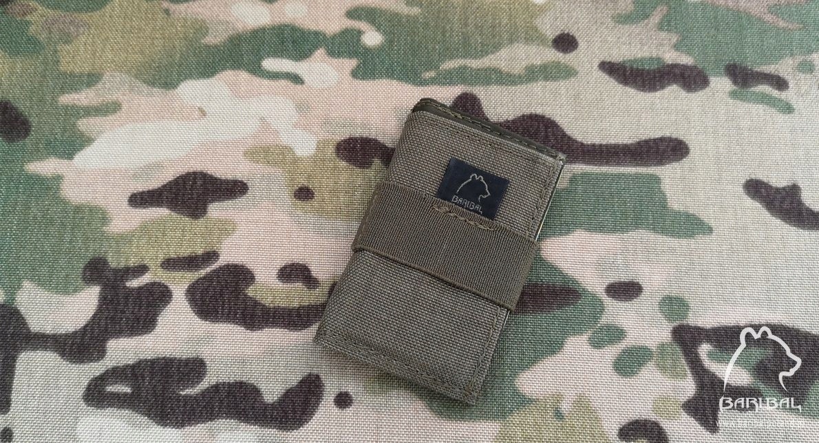

Małe etui na karty i banknoty card holder Oliwka