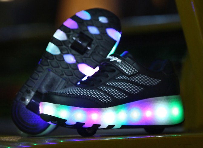 BUTOROLKI BUTY LED Z KÓŁKAMI WROTKI ROLKI Marka bez marki