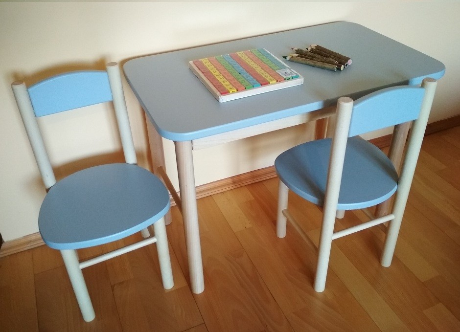 STOLIK + 2 KRZESEŁKA drewniane DLA DZIECI - KOLORY Bohater brak