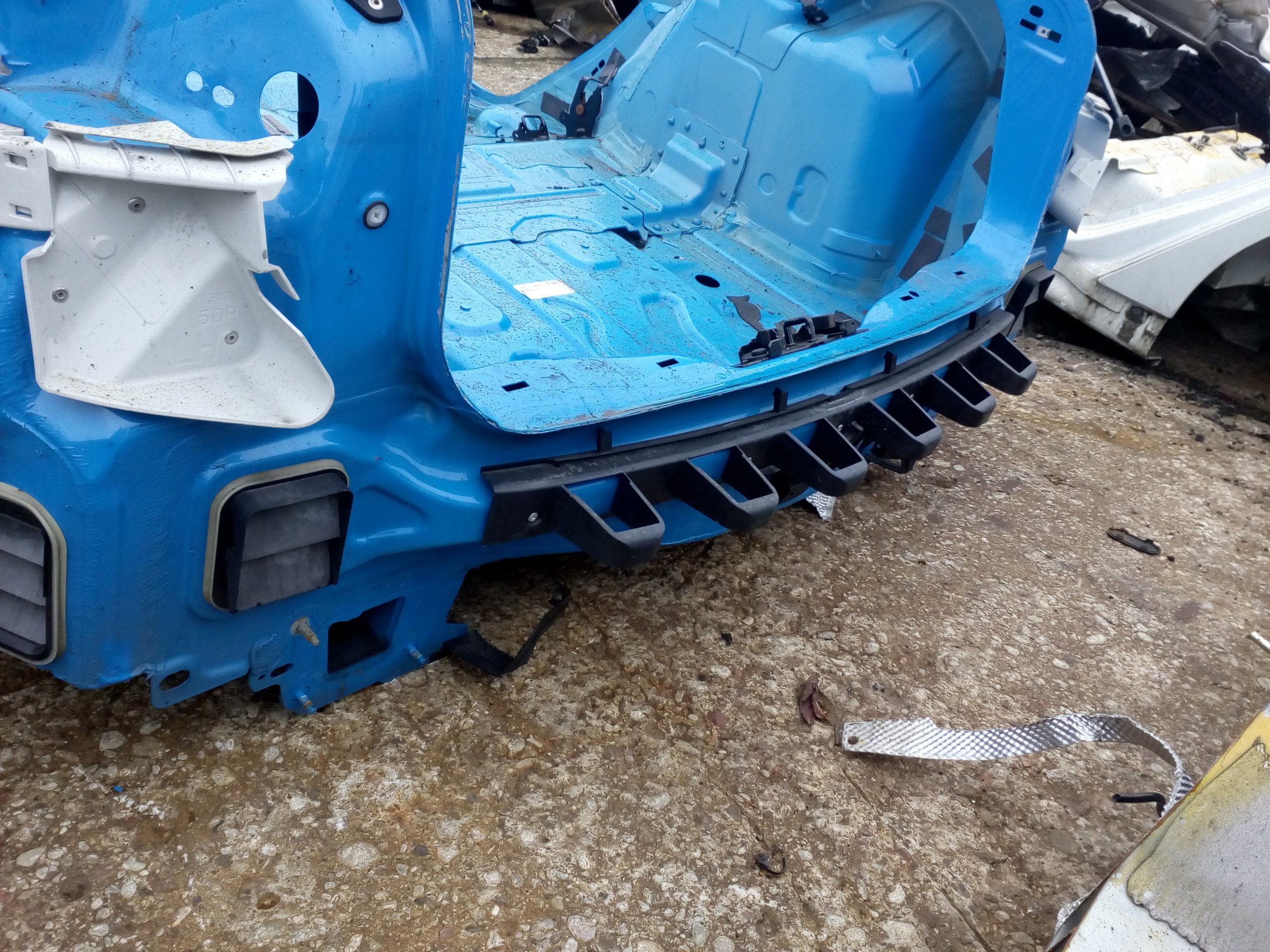 FORD FOCUS MK3 RS ЗАДНИЙ РЕМЕНЬ ЗАДНИЙ СТЕНА ПОЛ