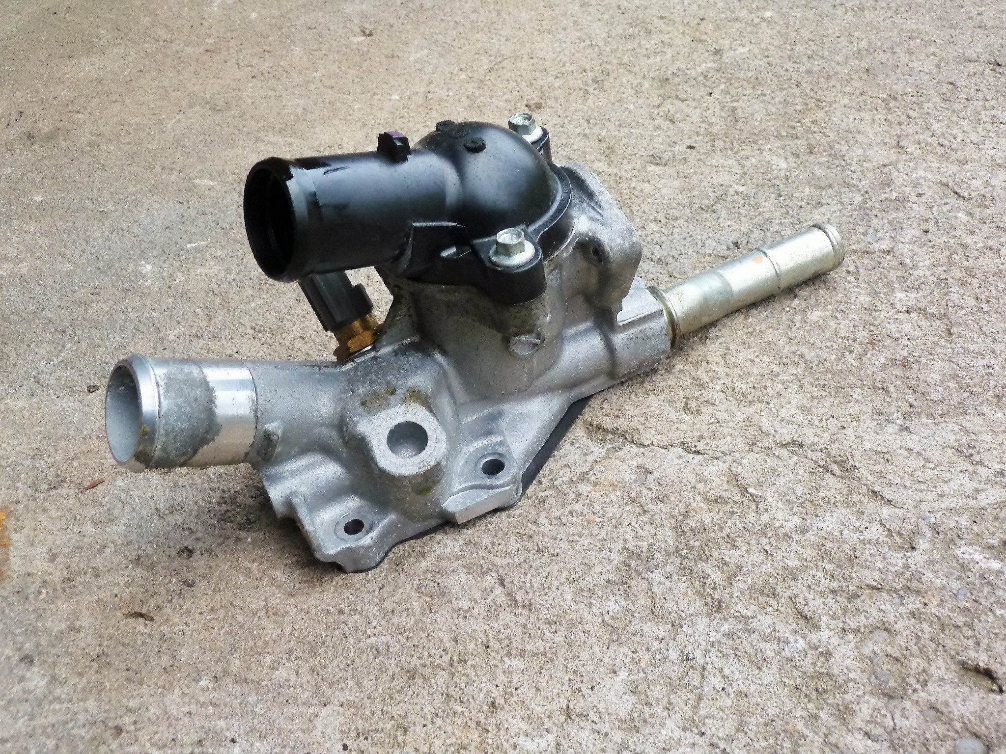 MAZDA 6 GJ 2.0 13- termostat obudowa kpl. cx5 cx3 Producent części Mazda OE