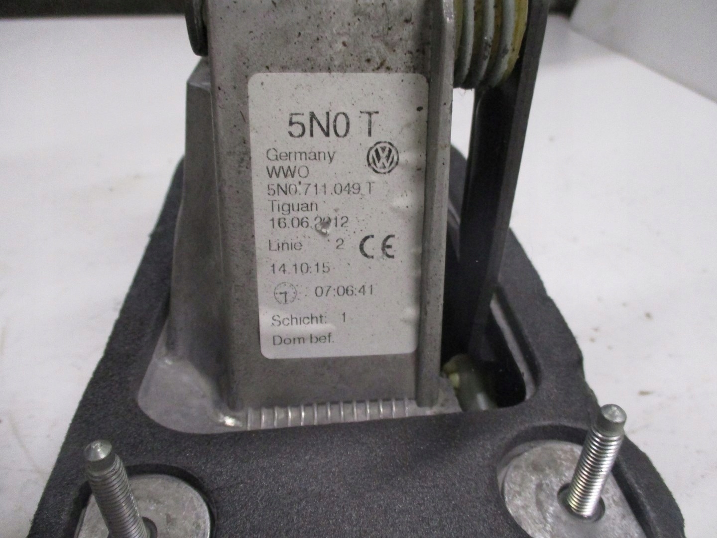 MECHANIZM ZMIANY BIEGÓW 5N0711049T Producent części Inny