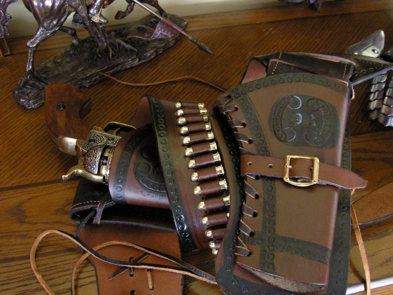 Hnědý Pásek S Náboji Pro Dva Revolvery, Kůže 704