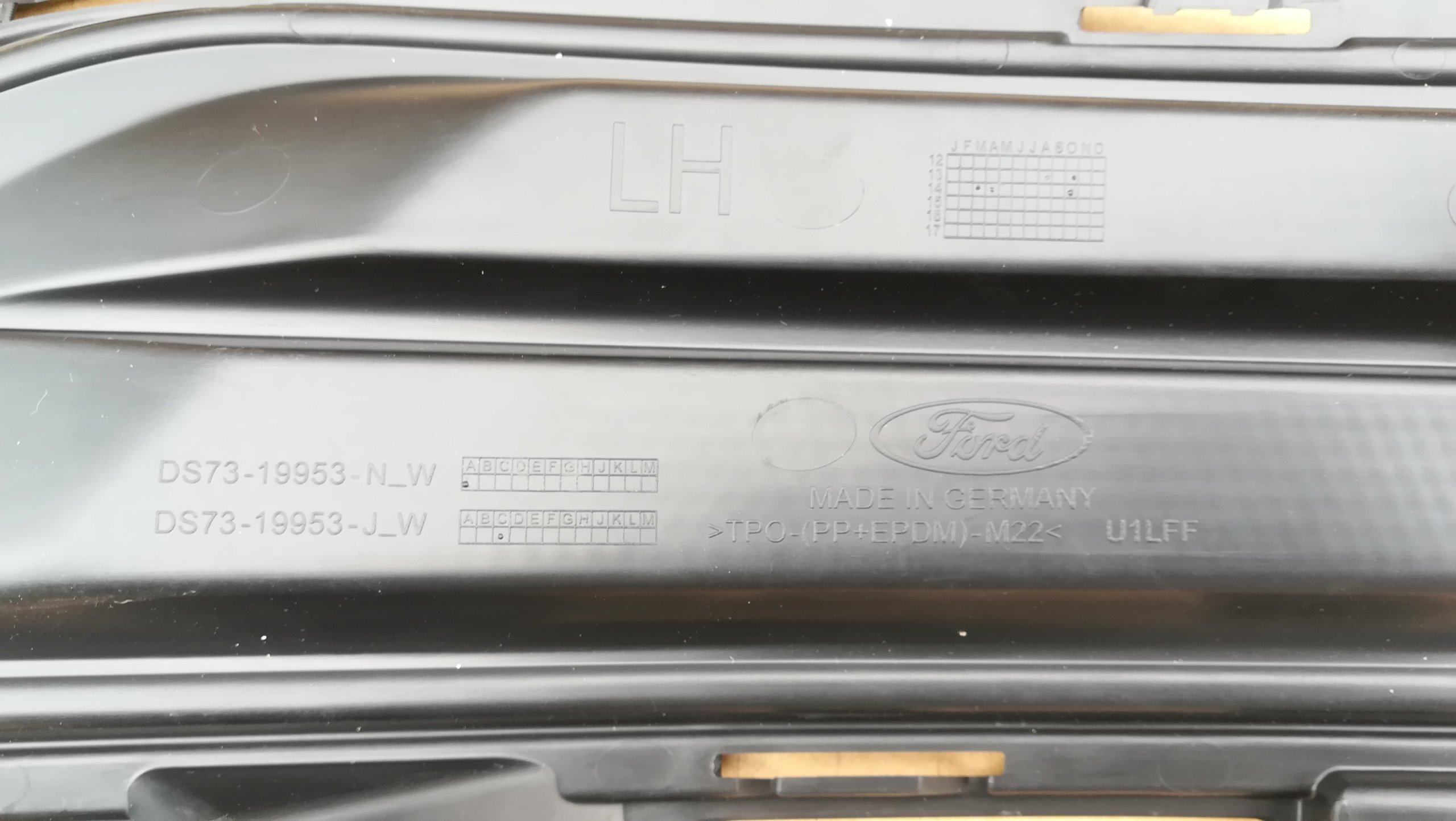 MONDEO MK5 FUSION ZASLEPKA HALOGEN KRATKA LEWA Installation side Front