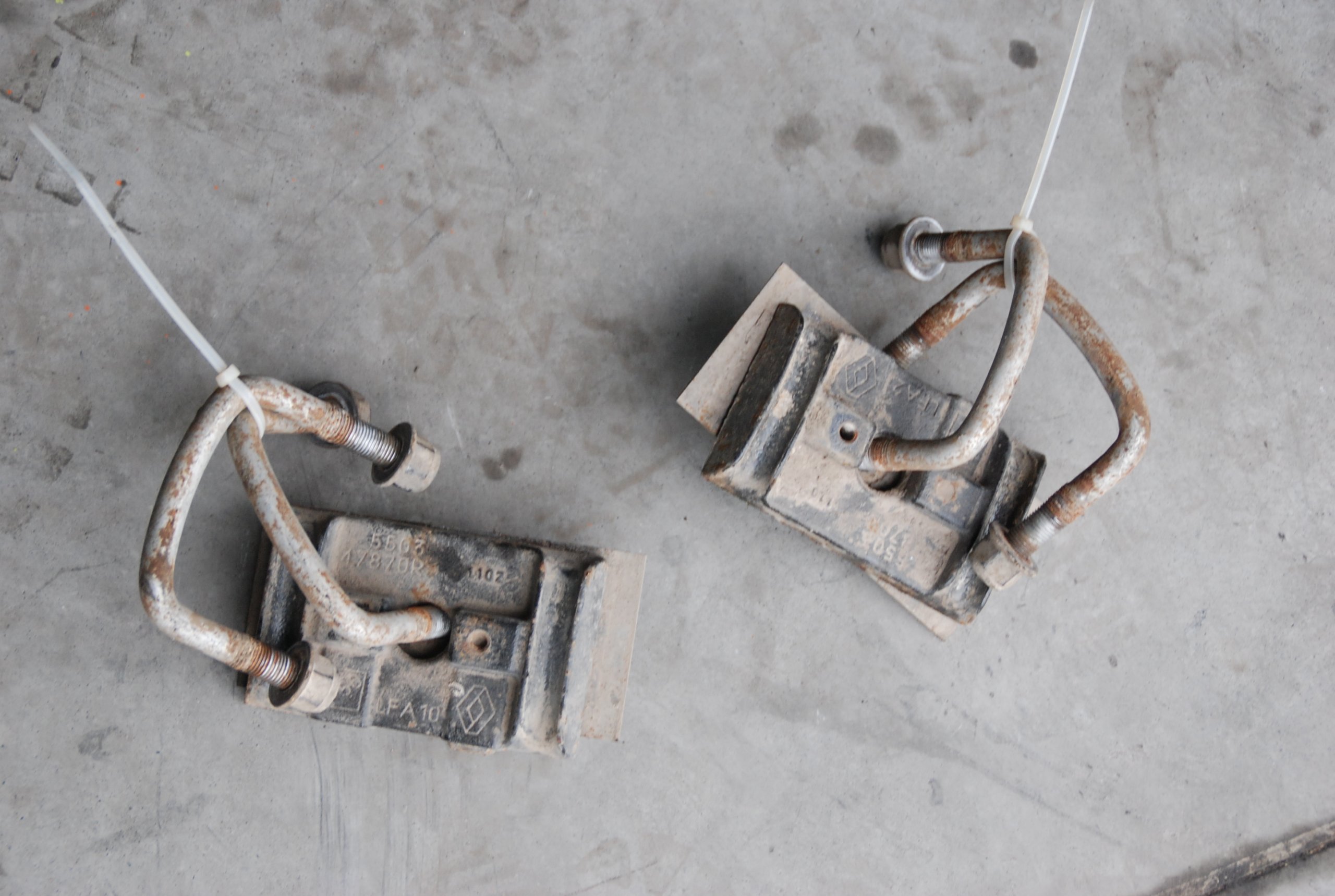 СТРЕМЯ CYBANT РЕССОРЫ RENAULT MASTER III 1P