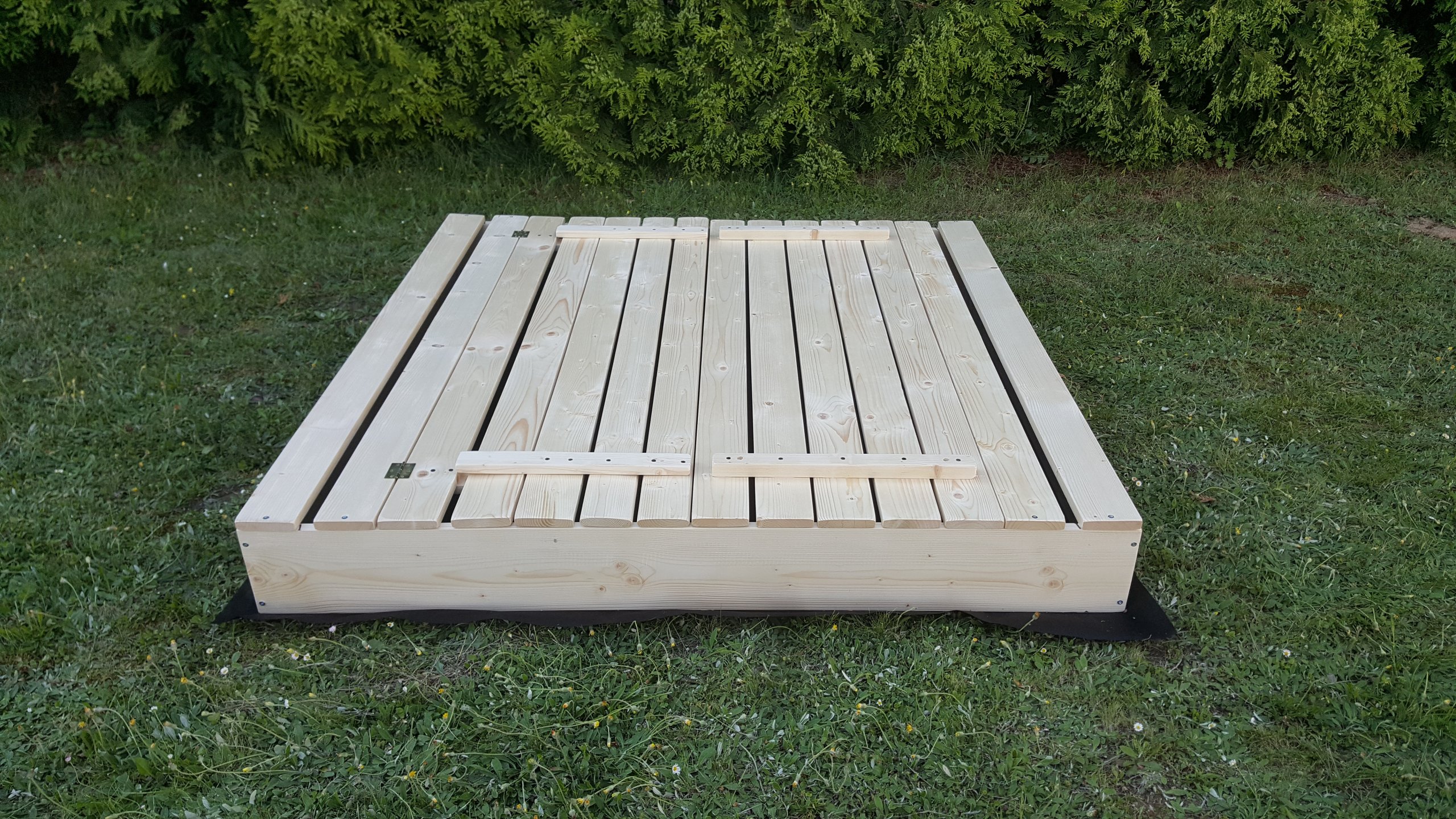 Piaskownica 150x150 ławeczki + stolik +GRATIS Kod producenta 150150