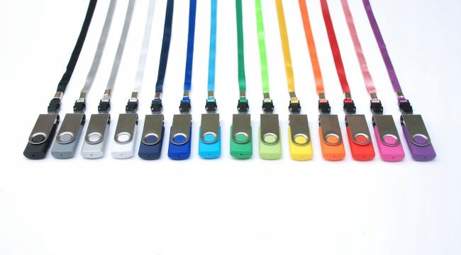 Pendrive 32GB grawer logo 50 szt. Pojemność 32 GB