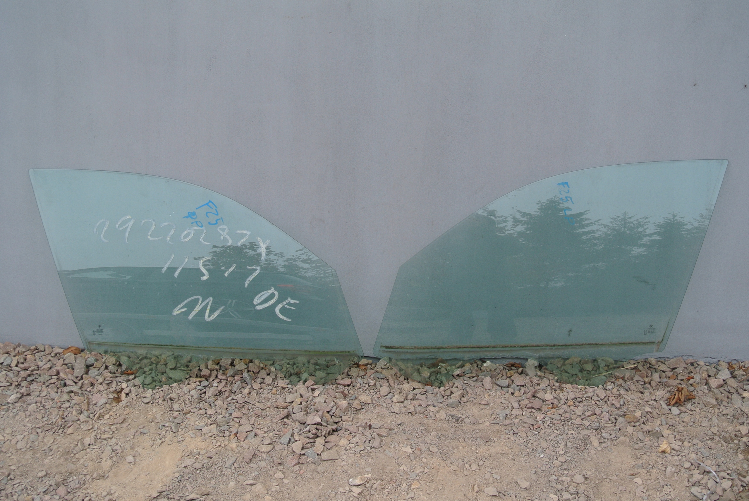 BMW F25 X3 переднє ліве праве скло