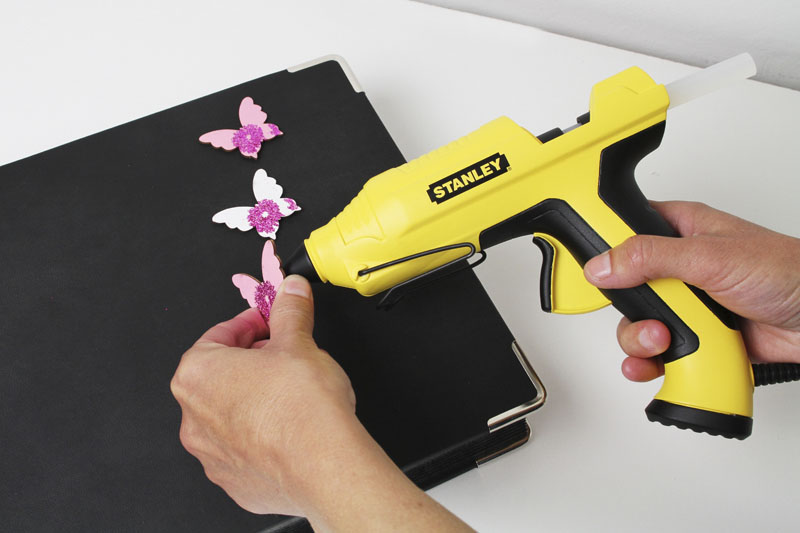 STANLEY PISTOLET DO KLEJU KLEJENIA NA GORĄCO 95W GR50 STHT6-70417 Temperatura maksymalna 210°C